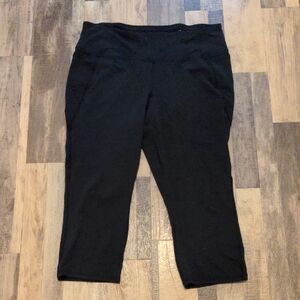 LIVI Lane Bryant Activewear High-Rise Capri Leggings (Black) - Plus Size 18/20